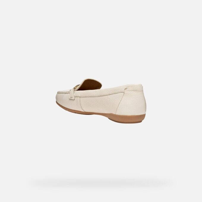 Annytah Moc Woman